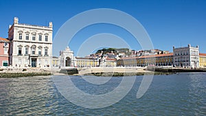 Lisboa downtown: Terreiro do PaÃ§o (Trade Square), Cais das Colunas, statue of king D. JosÃ© and the arch of Augusta street