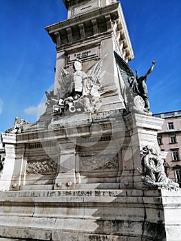 LISBOA-restauradores monument-portugal