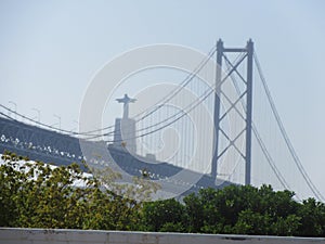 Lisbon bridge statue