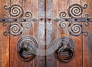 Lisbon Cathedral door