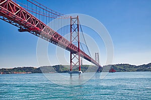 Lisbon, Landmark suspension 25 of April bridge