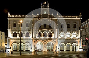 Lisbon's art-deco railway station by night