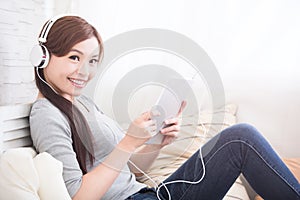 Listen music in digital tablet