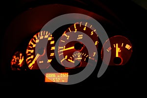 Lit tachometer