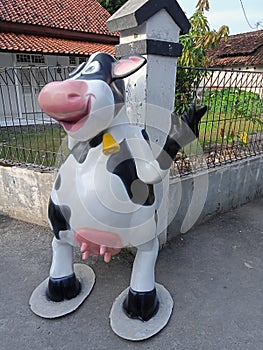 Litle Sculpture cow object