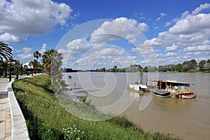 Poco sul un fiume come quello sta passando attraverso Provincia, 