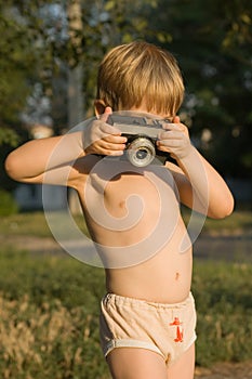 Malý chlapec fotografie 