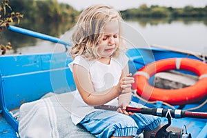 Little girl in the boat