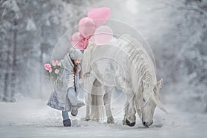 Poco fiori un bianco un cavallo 