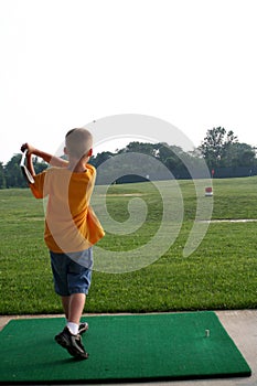 Malý hráč golfu 