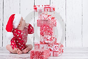 Little x-mas baby with gift tower