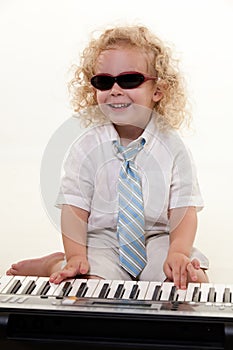 Little piano player