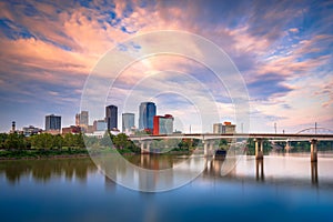 Little Rock, Arkansas, USA skyline on the River