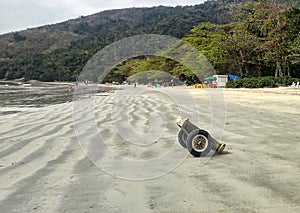 Little tug in the beach