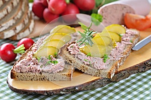 Liverwurst snack