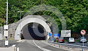 The Ljubelj tunnel is 1566 m long, of which the Slovenian side is 688 m. The tunnel has the shape of a semicircular arch with a