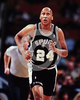 Lloyd Daniels, San Antonio Spurs