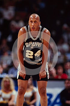 Lloyd Daniels, San Antonio Spurs