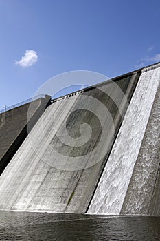 Llys y Fran Reservoir Dam overflow photo
