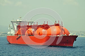 LNG carrier ship for natural gas