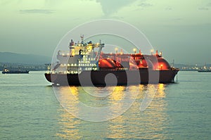 LNG carrier ship for natural gas