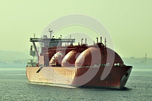 LNG carrier ship for natural gas