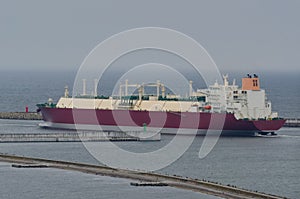 LNG TANKER