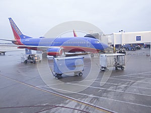 Loading an aircraft