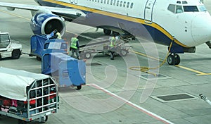 Loading baggage onto plane