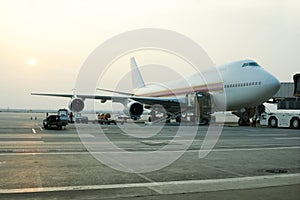 Loading cargo to airplane
