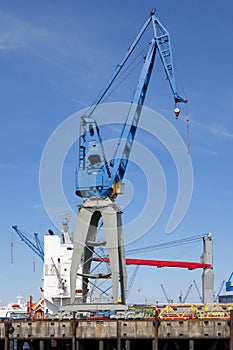 Loading crane