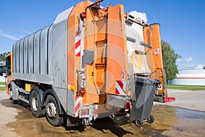 Loading household container