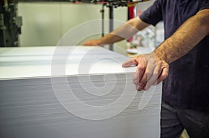 Loading paper onto an offset printing machine