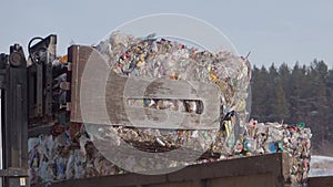 Loading recycled garbage into the car