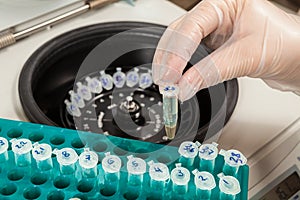 Loading a sample to centrifuge