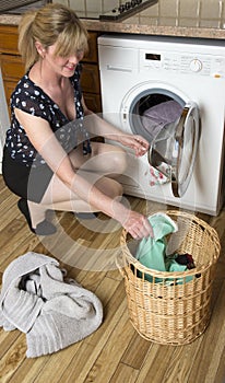 Loading a washing machine