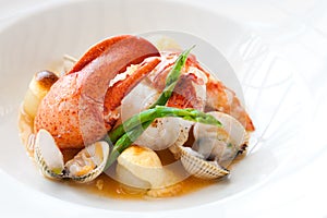 Lobster with shellfish.