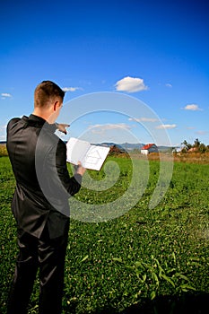 Locating the objective