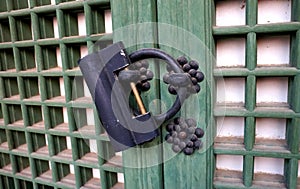 Lock on the door of an ancient Korean palace building.