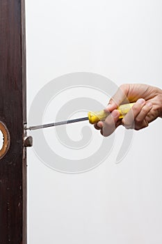 Locksmith fix lock on wooden door