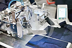 Lockstitch, automatic welting sewing machine