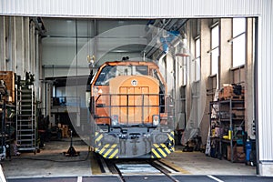 Locomotive shed for shunting locomotives