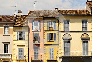 Lodi - Old colorful houses