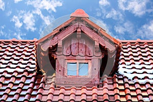 Log cabin gable and roof