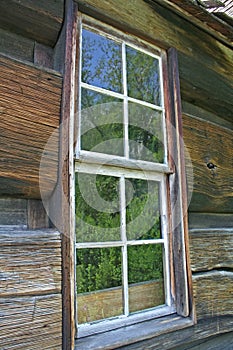 Log cabin window