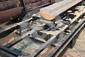Log in sawmill equipment
