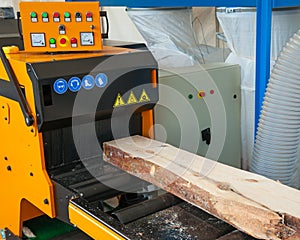 Log in sawmill equipment