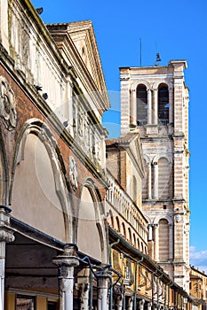 Loggia dei Mercanti photo