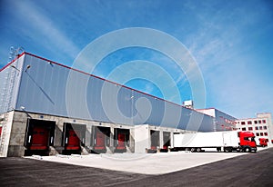 Logistika budova nákladní auto 