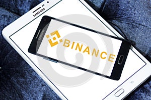 Binance cryptocurrency exchange logo